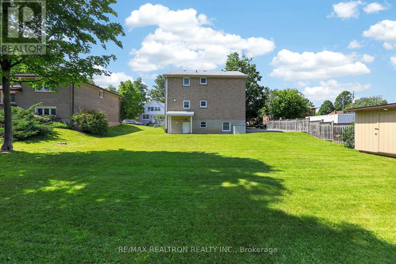 3 East Street, Barrie, Ontario  L4M 2N3 - Photo 5 - S13586364