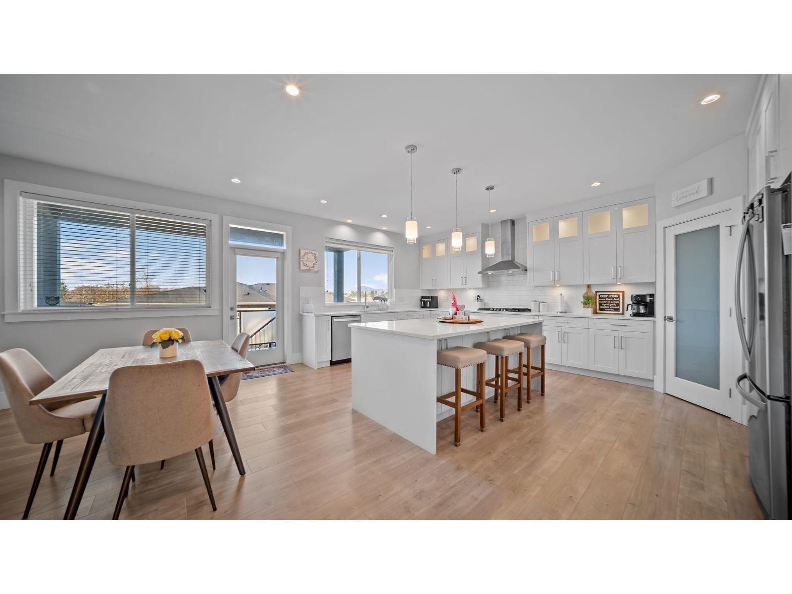 14551 61 Avenue, Surrey, British Columbia  V3S 4R6 - Photo 3 - R3148031