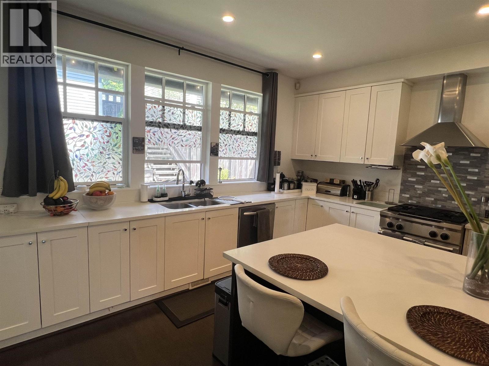 3497 David Avenue, Coquitlam, British Columbia  V3E 0H7 - Photo 3 - R3147475