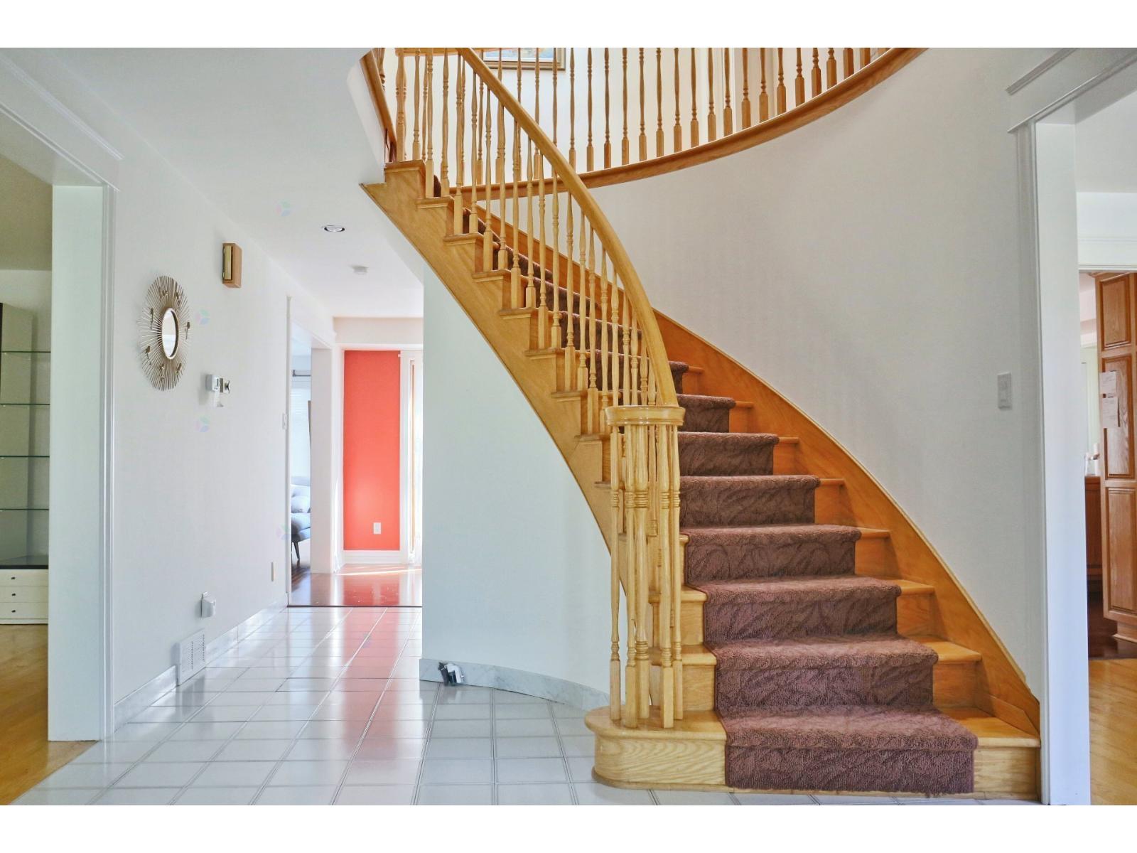 33 Rue Desbarats Kirkland Quebec Canada H9J2P1 2