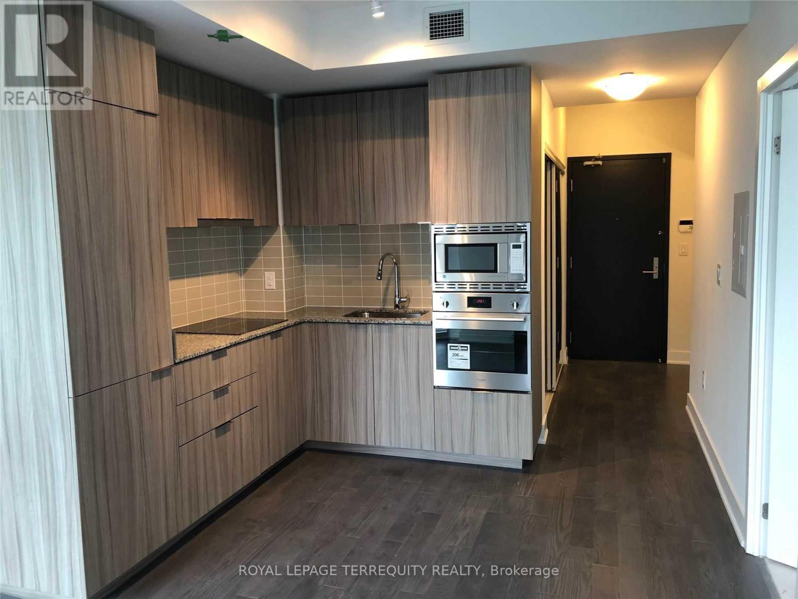 803 - 955 BAY STREET, Toronto, Ontario