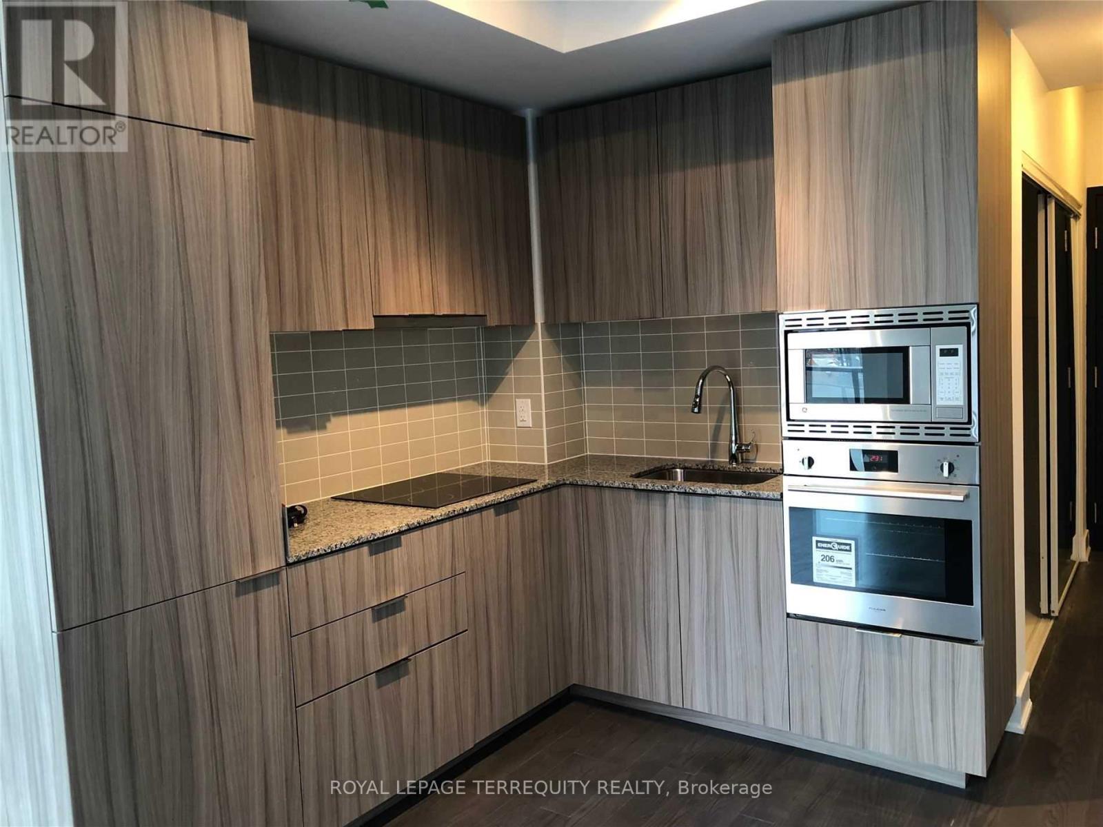 803 - 955 Bay Street, Toronto, Ontario  M5S 0C6 - Photo 2 - C13586450