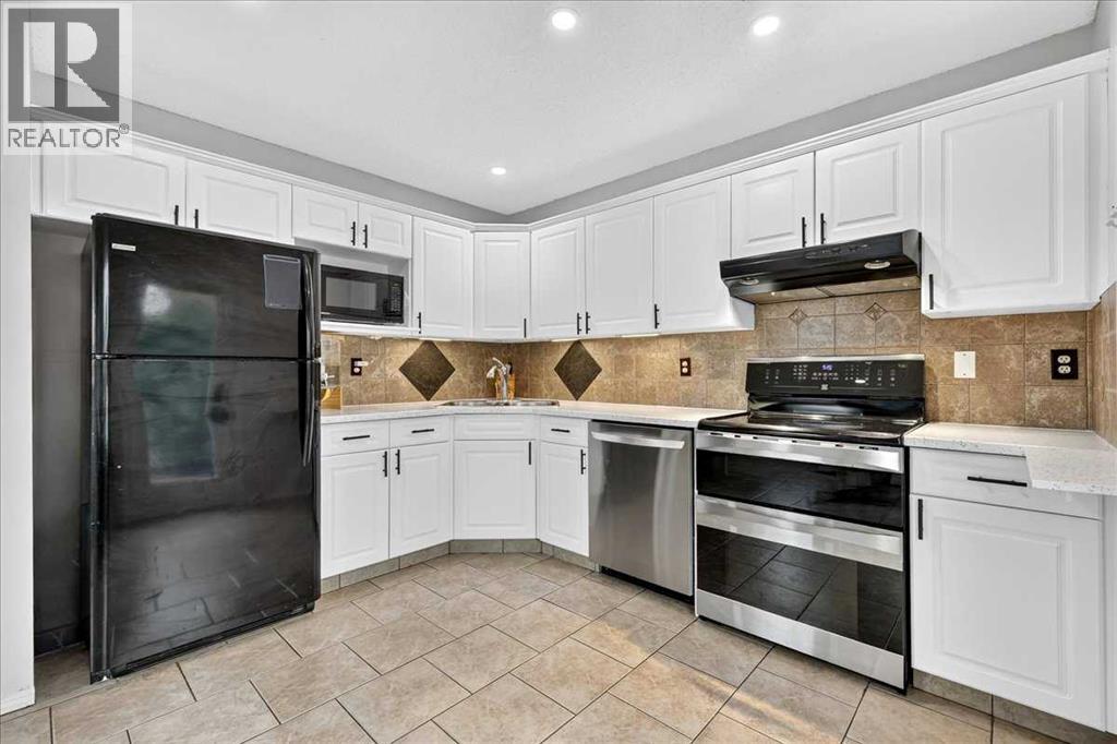 39 Bridlewood Avenue SW, Calgary, Alberta  T2Y 3T3 - Photo 8 - A2323974