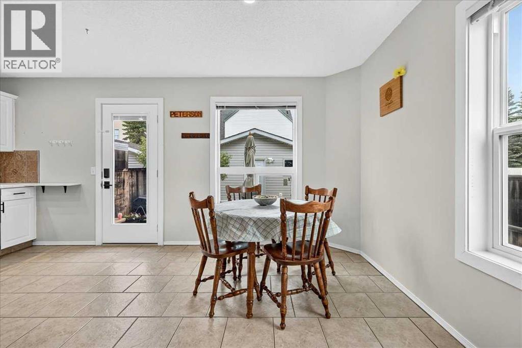 39 Bridlewood Avenue SW, Calgary, Alberta  T2Y 3T3 - Photo 13 - A2323974