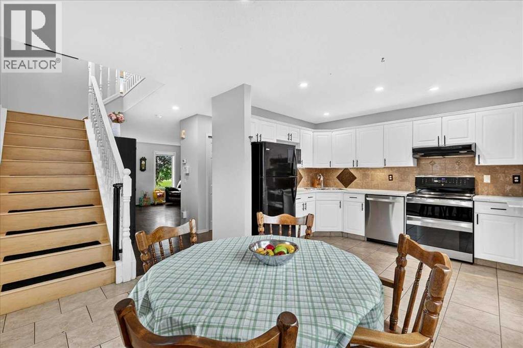 39 Bridlewood Avenue SW, Calgary, Alberta  T2Y 3T3 - Photo 15 - A2323974