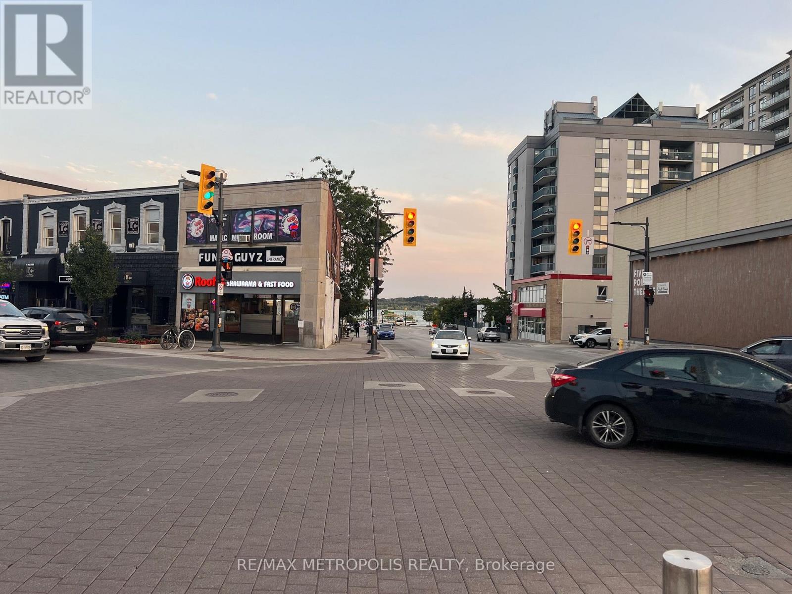 1 Dunlop Street E, Barrie (City Centre), Ontario L4M 1A2 - Photo 4 - S13586418