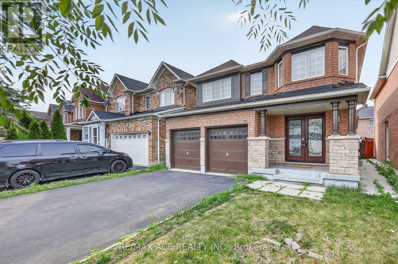 24 Zimmer Street, Brampton, Ontario L6S 6L3 - Photo 5 - W13586404