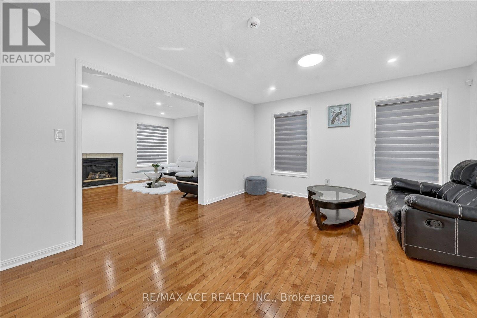 24 Zimmer Street, Brampton, Ontario L6S 6L3 - Photo 8 - W13586404