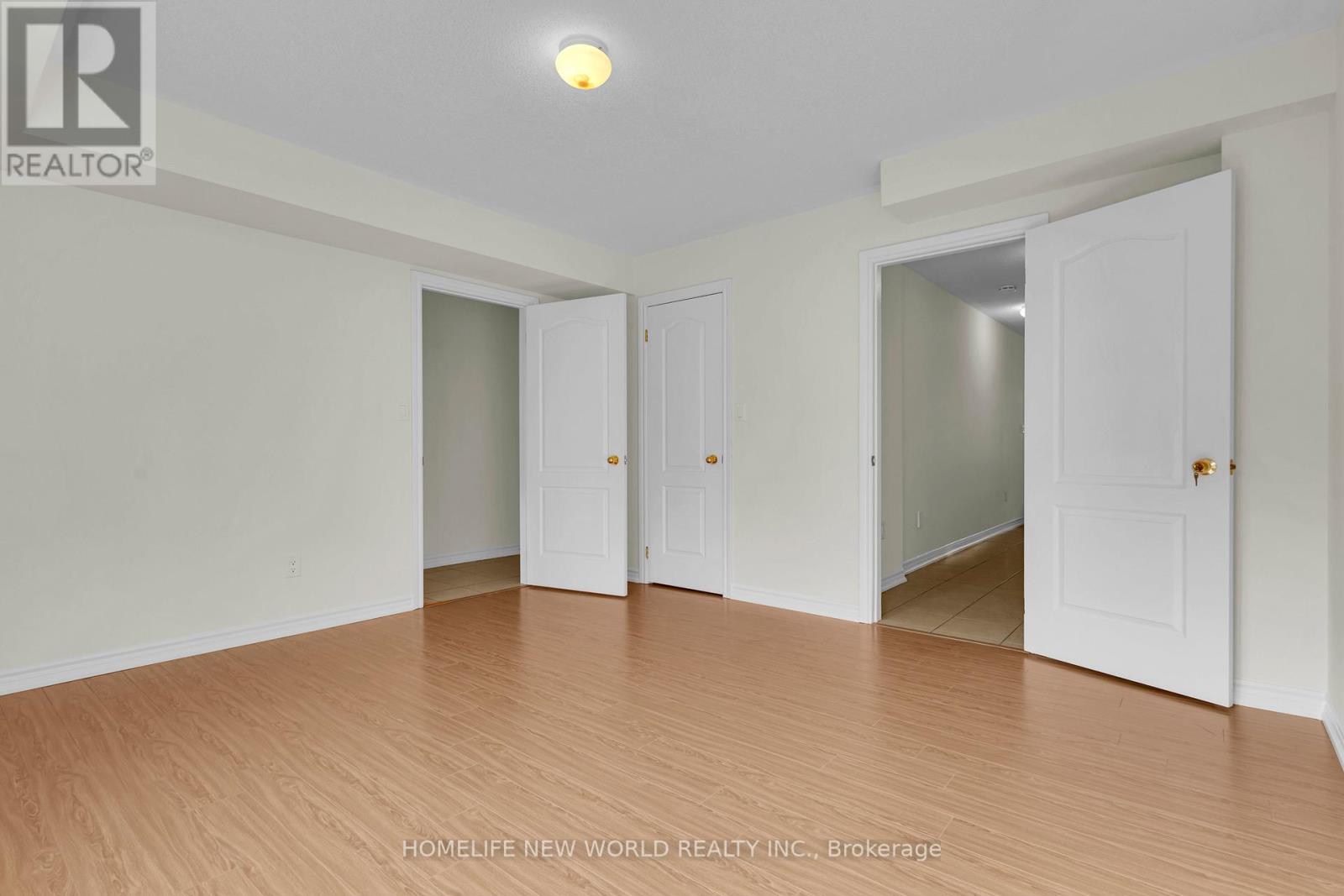 8 Shiff Crescent, Brampton, Ontario  L6Z 0H5 - Photo 4 - W13586410