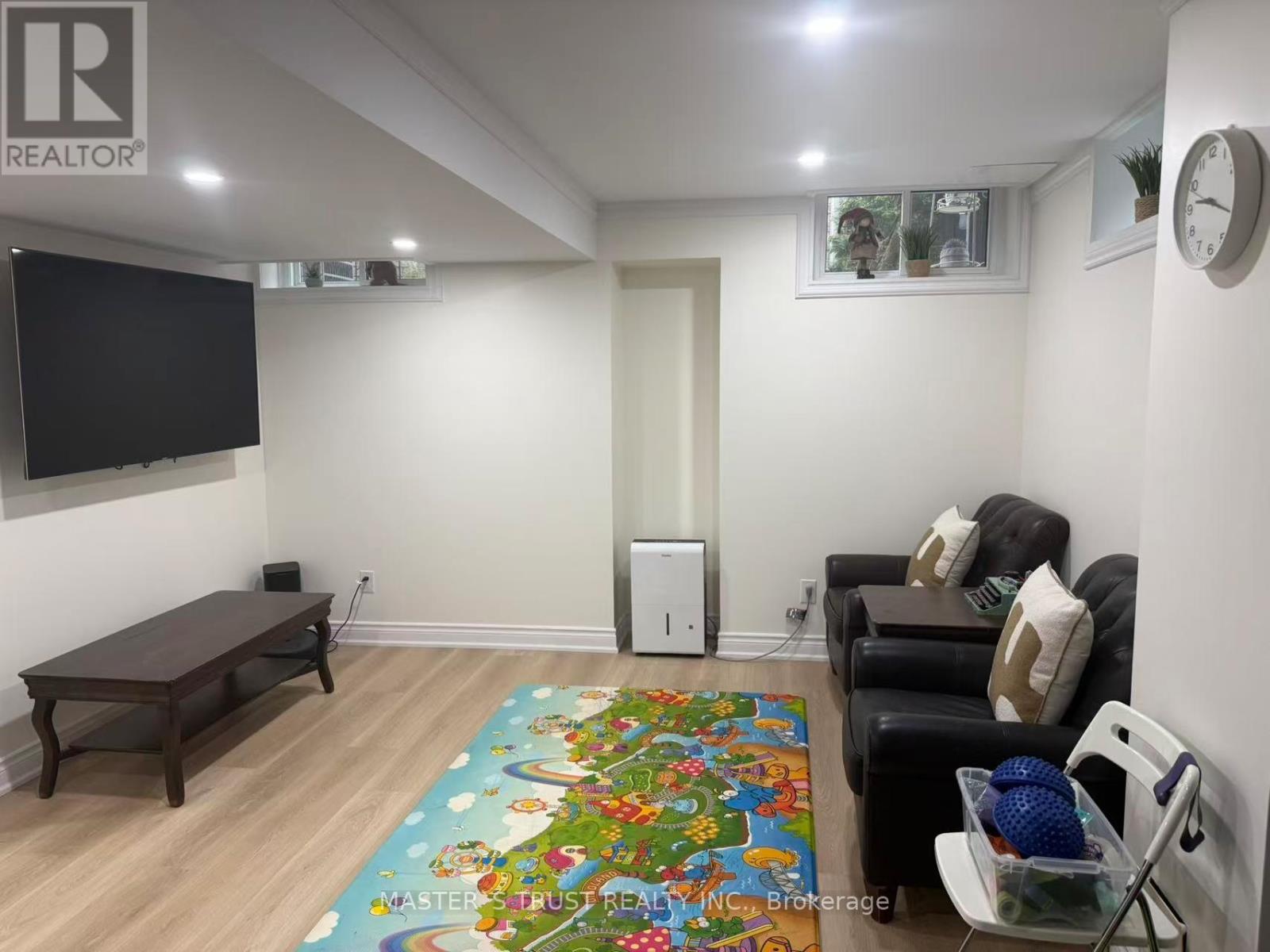 2132 Pinevalley Crescent, Oakville, Ontario  L6H 6L7 - Photo 9 - W13586442