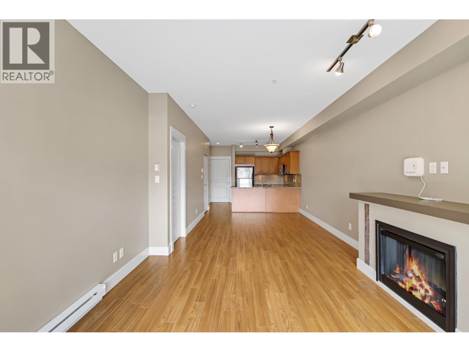 318 1336 Main Street, Squamish, British Columbia  V8B 0R2 - Photo 3 - R3148253