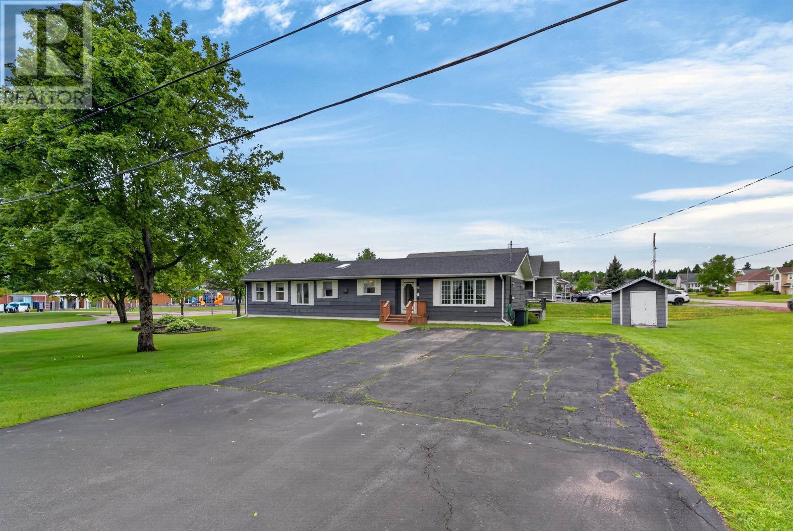 13 Avonlea Drive, Charlottetown, Prince Edward Island  C1C 1C8 - Photo 2 - 202614879