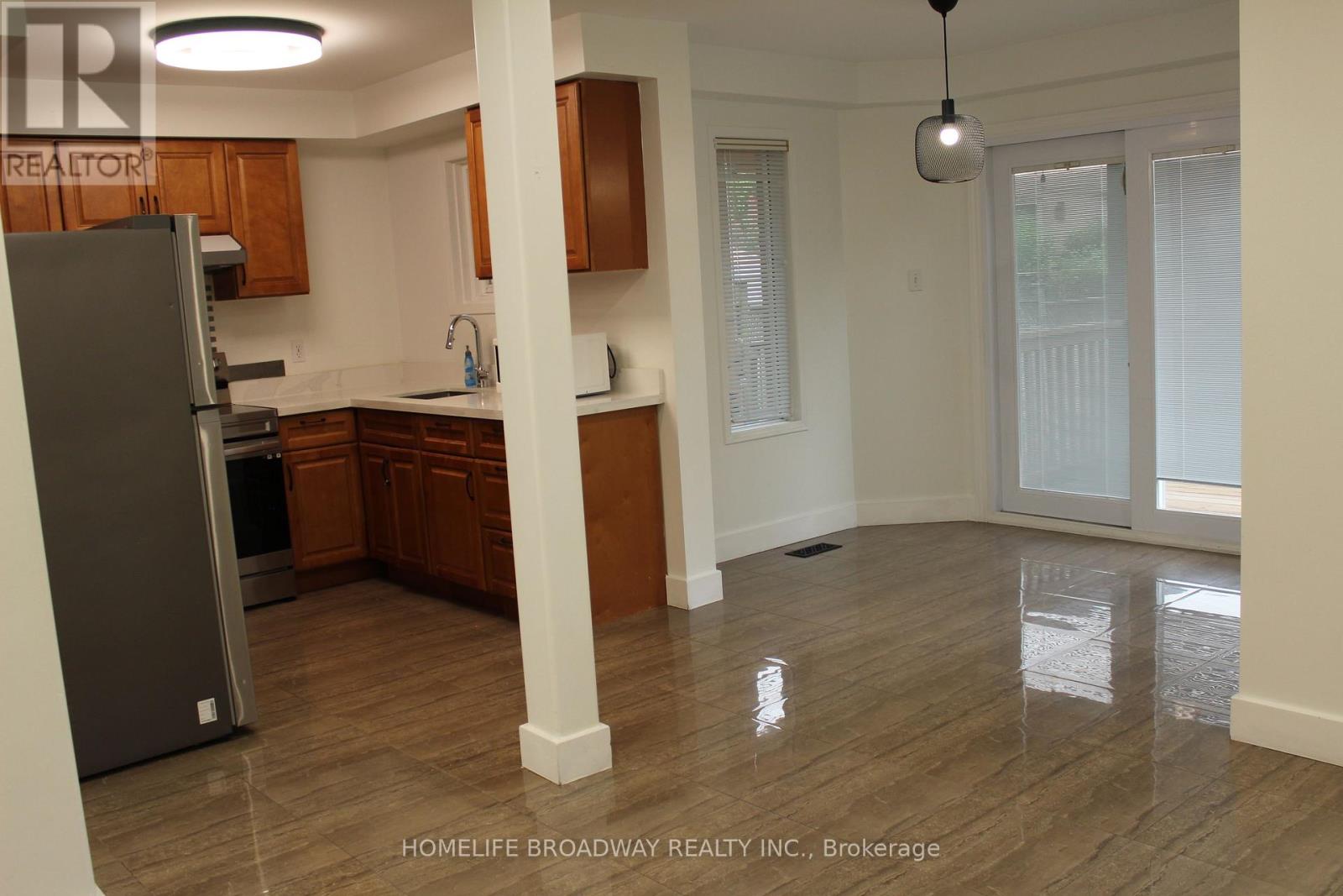 1240 Bantham Street, Mississauga, Ontario L5V 1Y8 - Photo 9 - W13580132