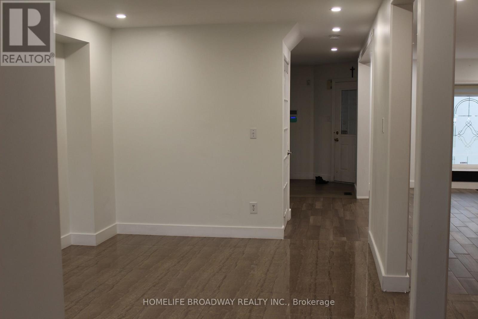 1240 Bantham Street, Mississauga, Ontario L5V 1Y8 - Photo 6 - W13580132
