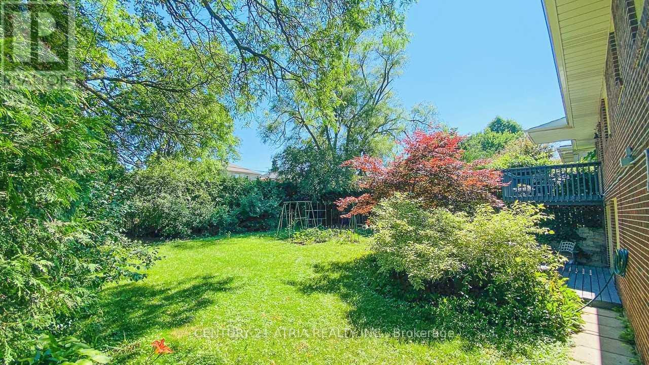 11 Danville Drive, Toronto, Ontario  M2P 1H7 - Photo 2 - C13586502