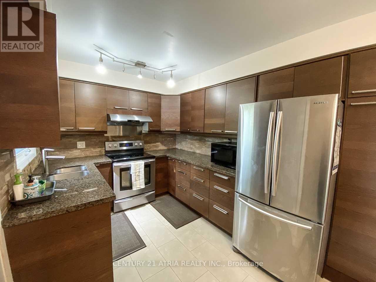 11 Danville Drive, Toronto, Ontario  M2P 1H7 - Photo 3 - C13586502