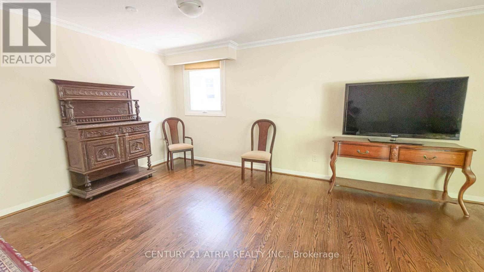 11 Danville Drive, Toronto, Ontario  M2P 1H7 - Photo 8 - C13586502