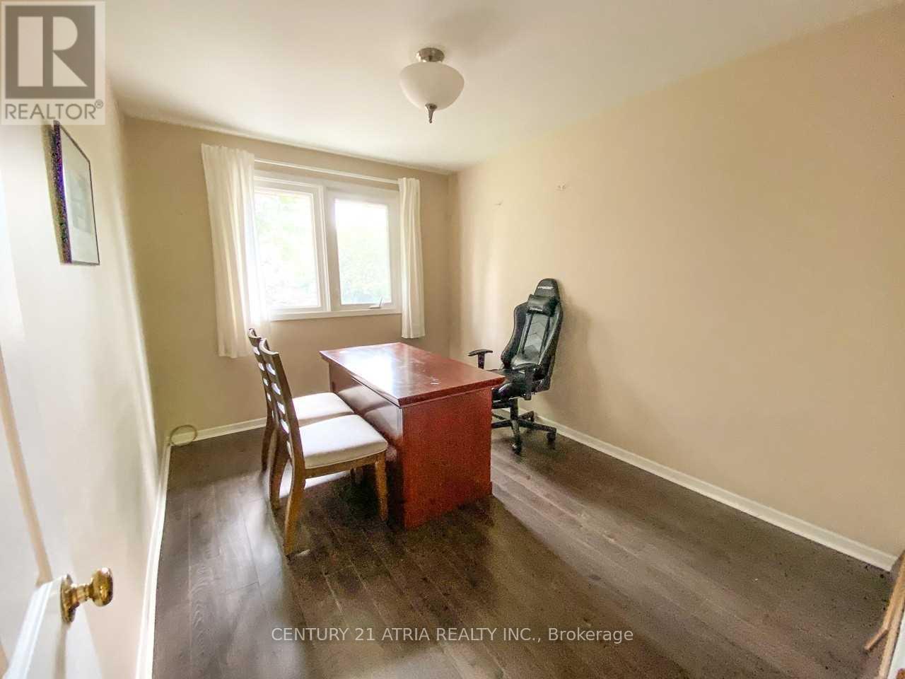 11 Danville Drive, Toronto, Ontario  M2P 1H7 - Photo 9 - C13586502
