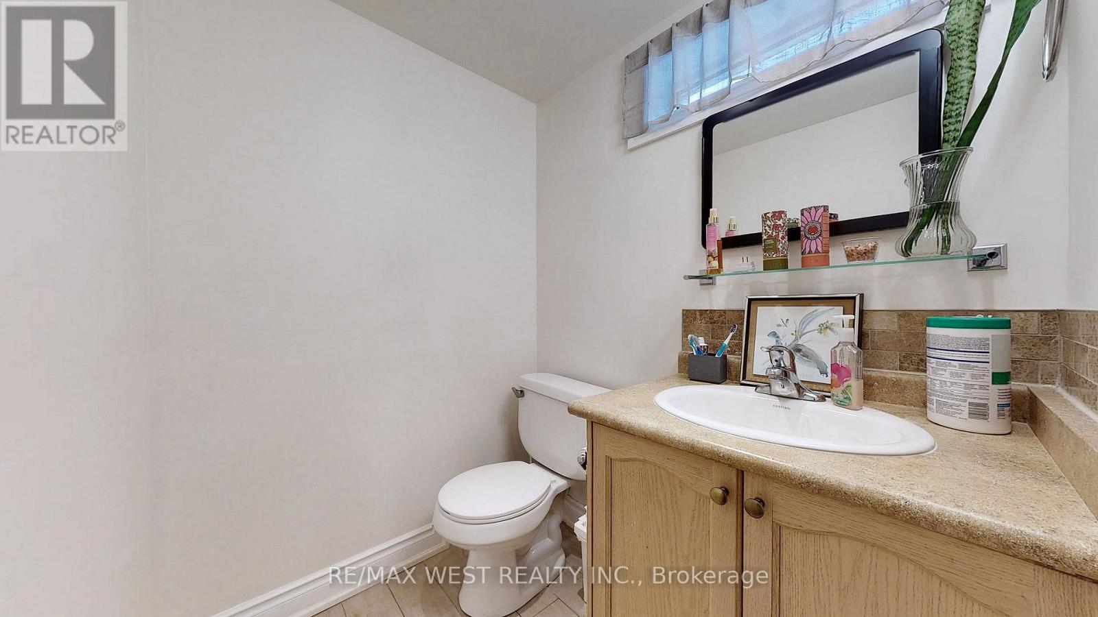 Bsmt - 139 Ranee Avenue, Toronto, Ontario  M6A 1N3 - Photo 22 - C13586520