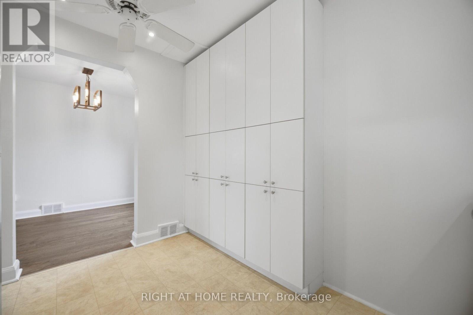 154 Martin Grove Road, Toronto, Ontario  M9B 4K9 - Photo 16 - W13581618