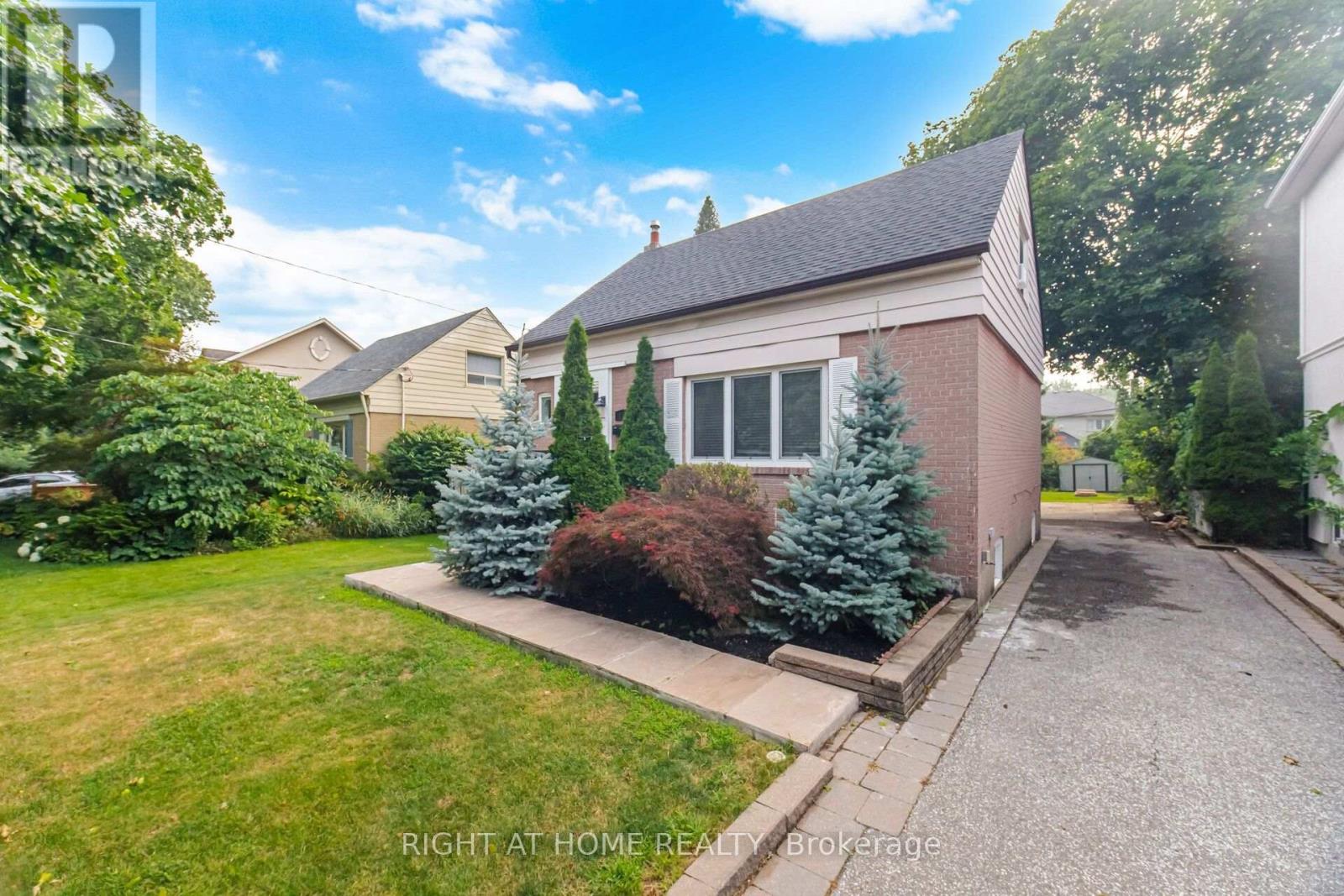 154 Martin Grove Road, Toronto, Ontario  M9B 4K9 - Photo 3 - W13581618