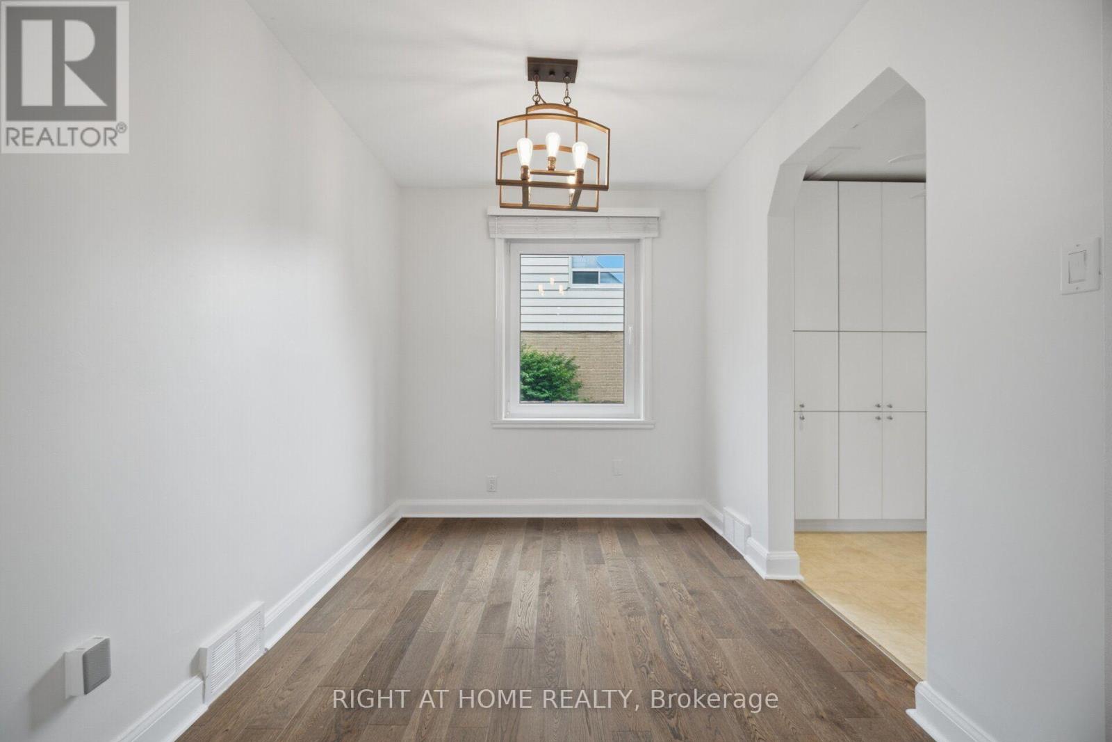 154 Martin Grove Road, Toronto, Ontario  M9B 4K9 - Photo 10 - W13581618