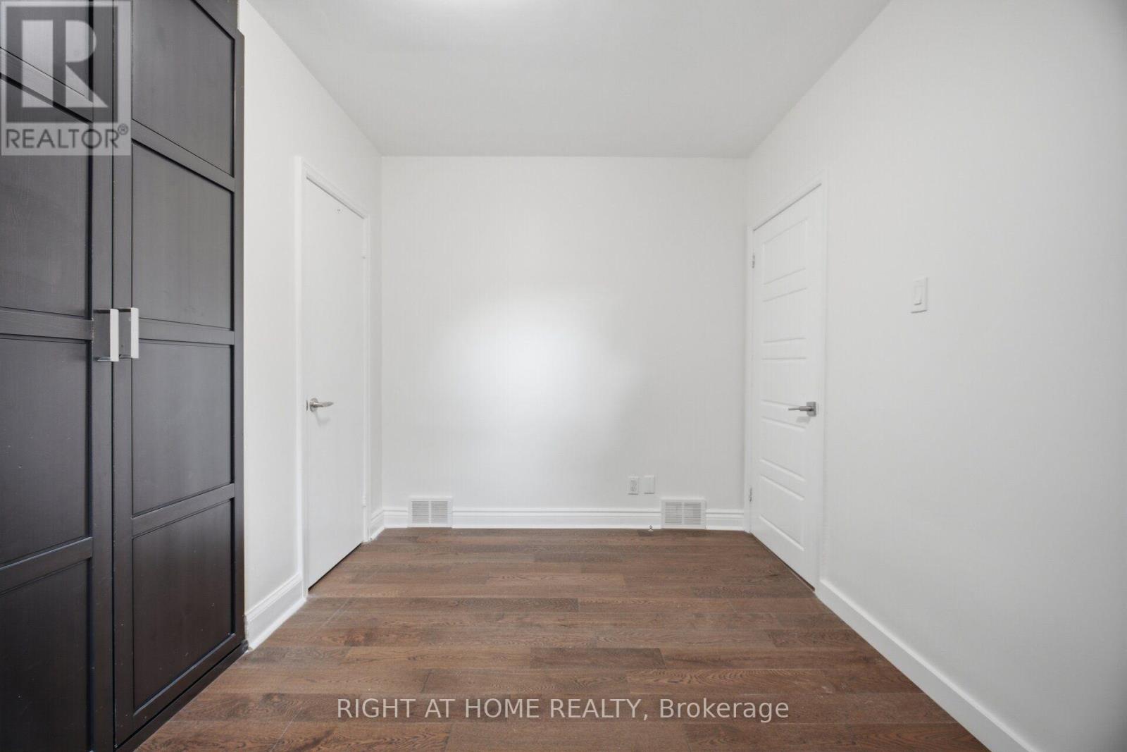 154 Martin Grove Road, Toronto, Ontario  M9B 4K9 - Photo 18 - W13581618