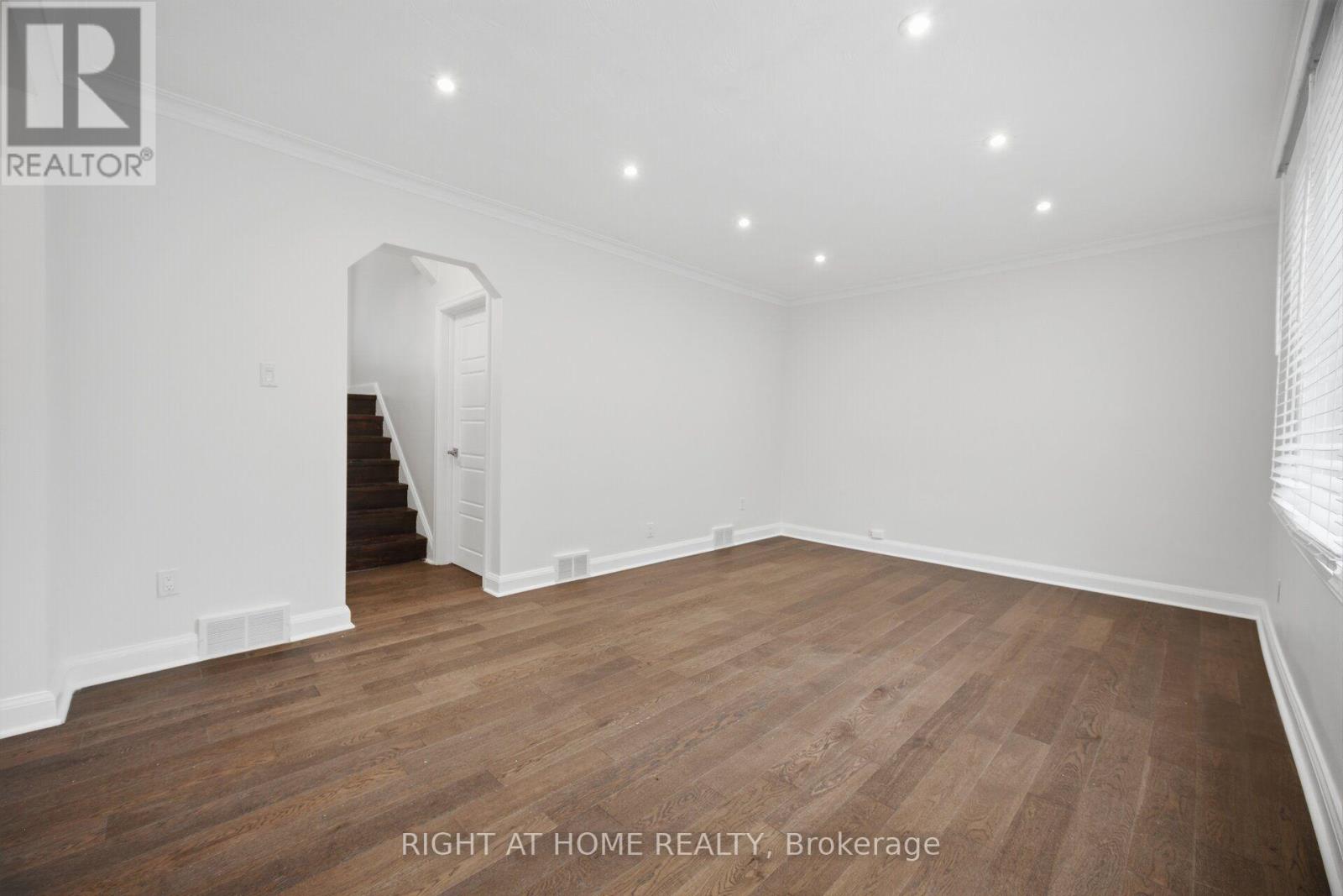 154 Martin Grove Road, Toronto, Ontario  M9B 4K9 - Photo 7 - W13581618