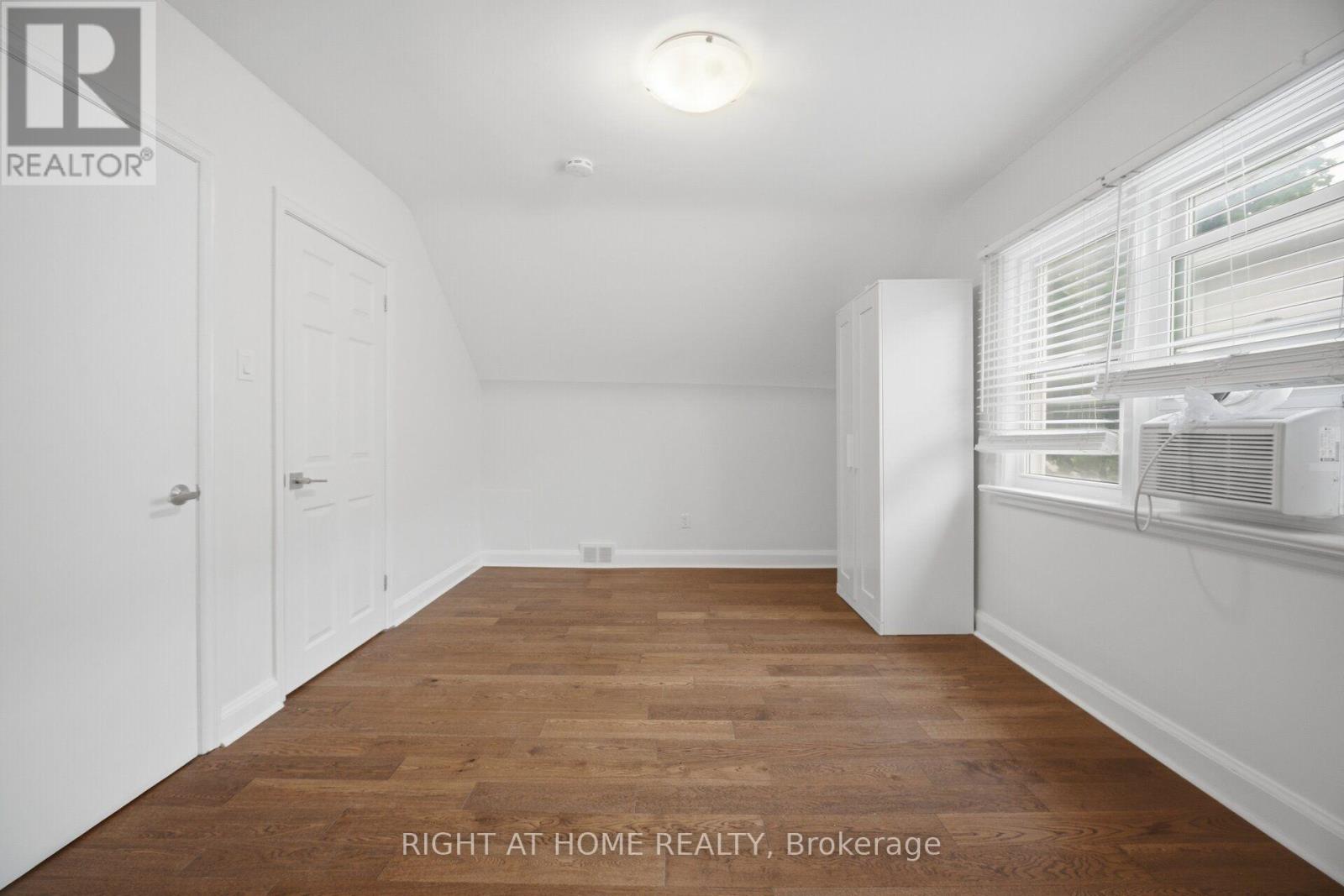 154 Martin Grove Road, Toronto, Ontario  M9B 4K9 - Photo 21 - W13581618