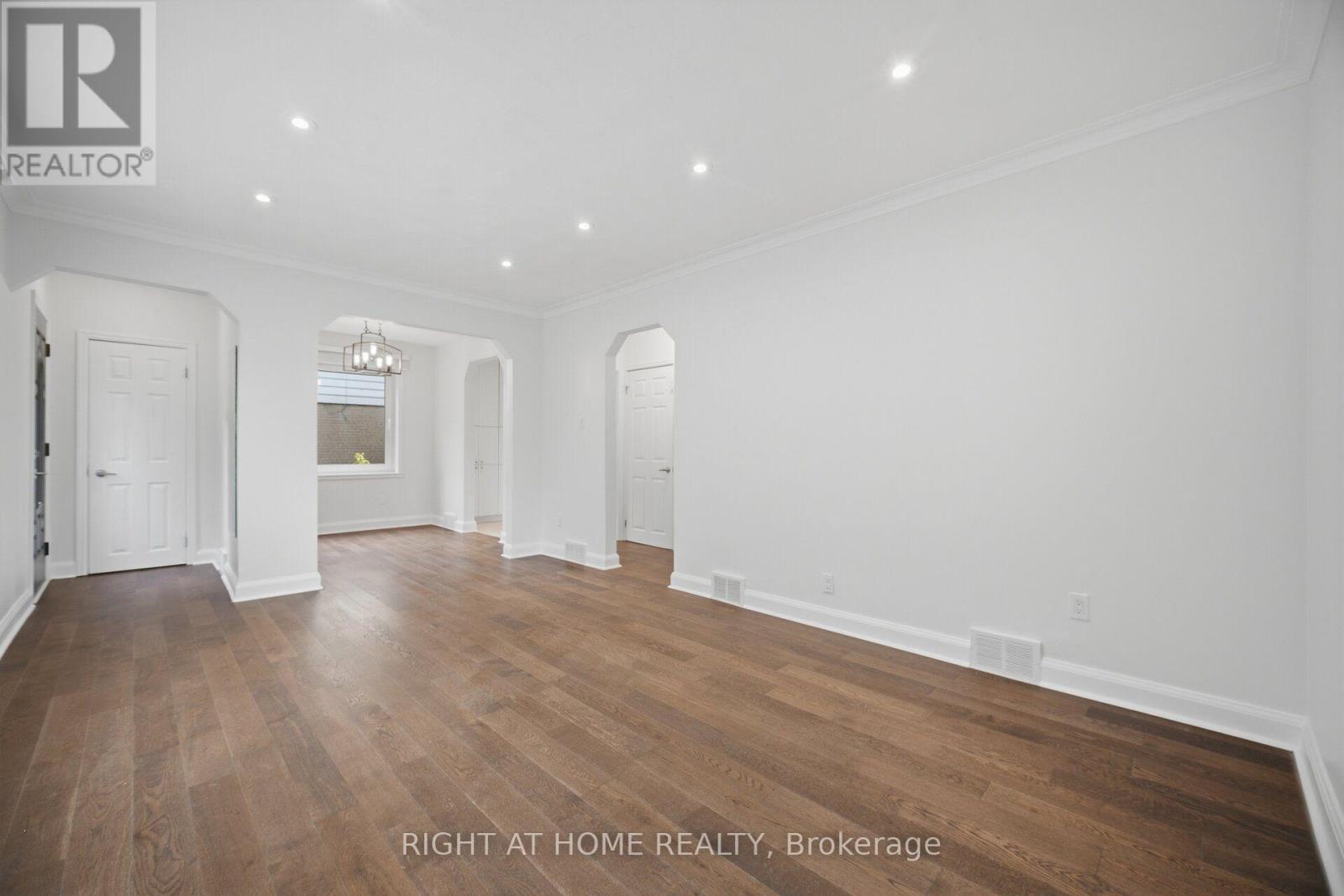 154 Martin Grove Road, Toronto, Ontario  M9B 4K9 - Photo 8 - W13581618