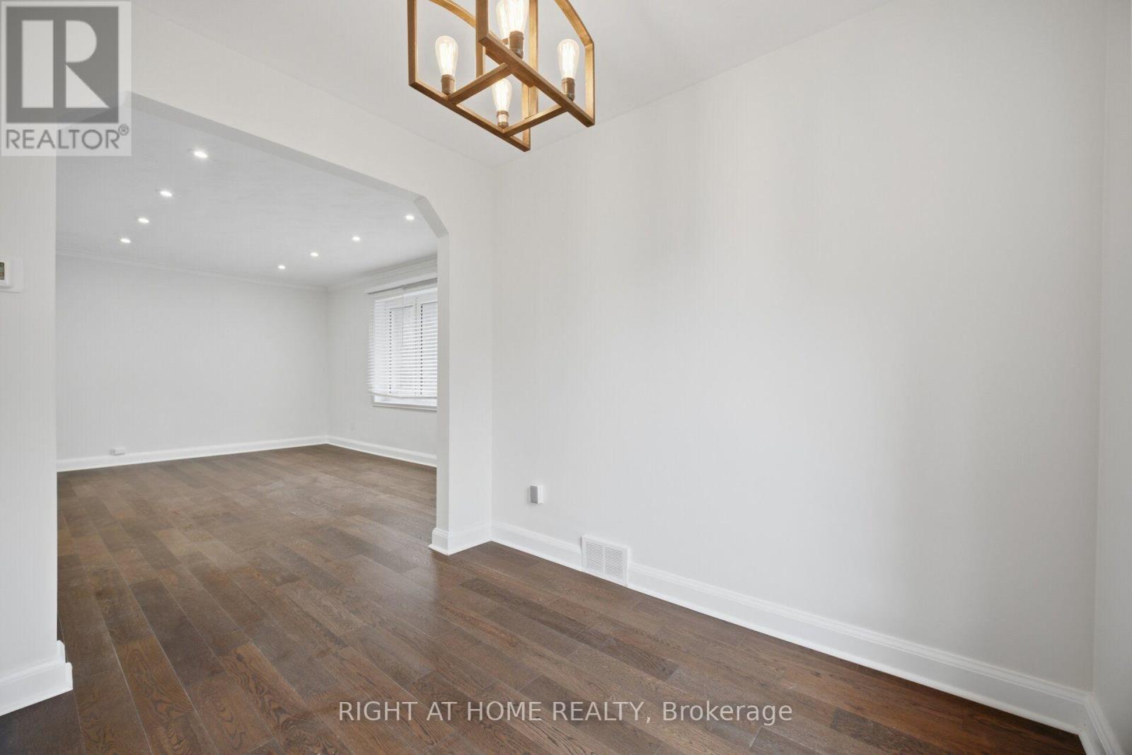 154 Martin Grove Road, Toronto, Ontario  M9B 4K9 - Photo 9 - W13581618