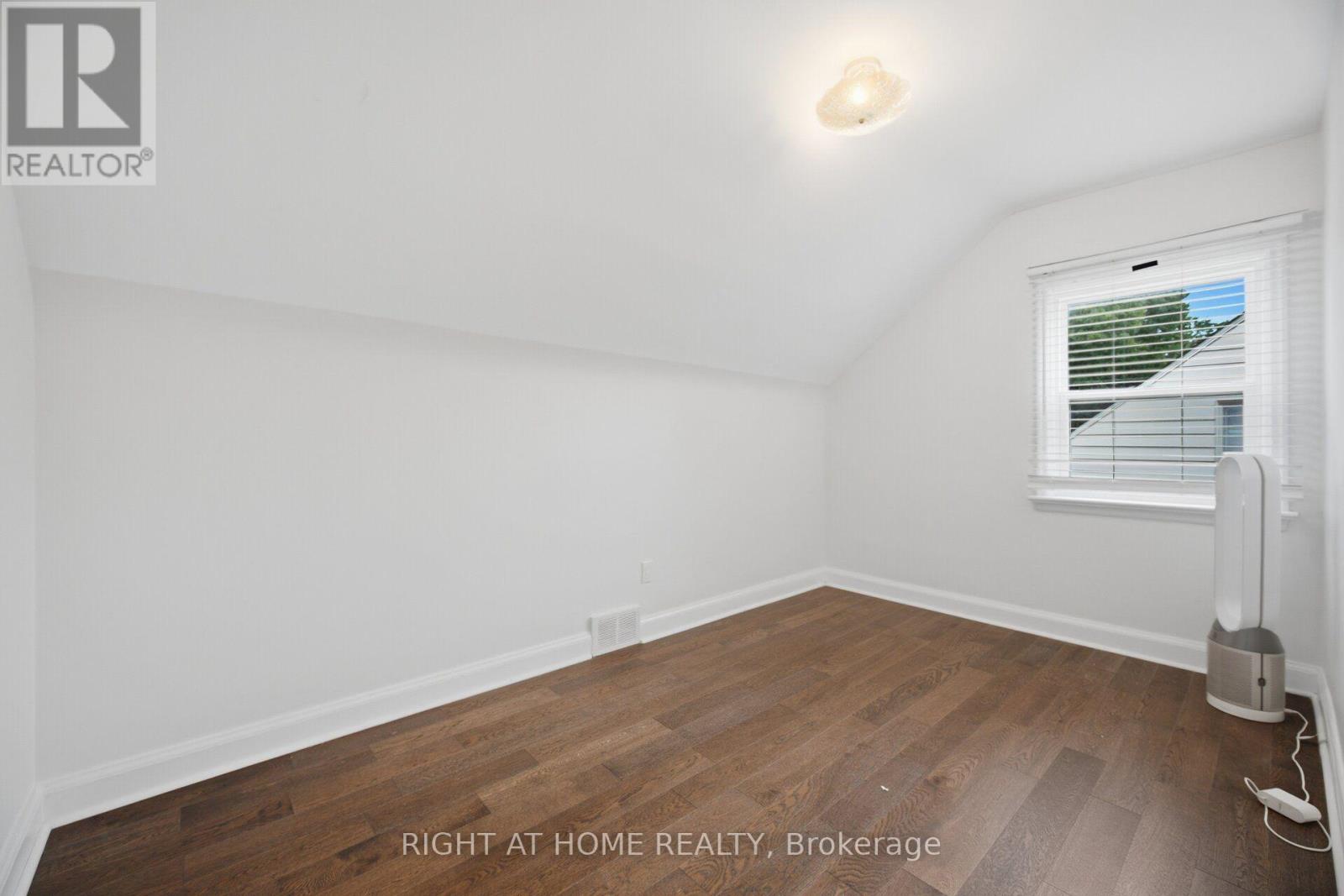 154 Martin Grove Road, Toronto, Ontario  M9B 4K9 - Photo 23 - W13581618