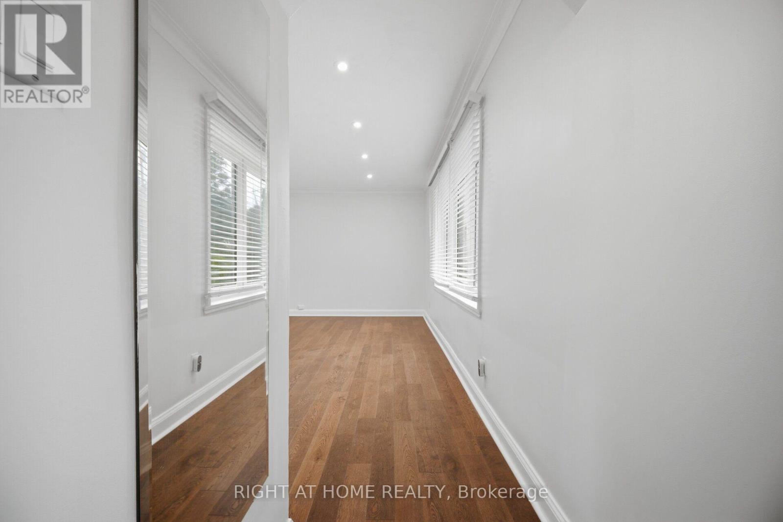 154 Martin Grove Road, Toronto, Ontario  M9B 4K9 - Photo 5 - W13581618