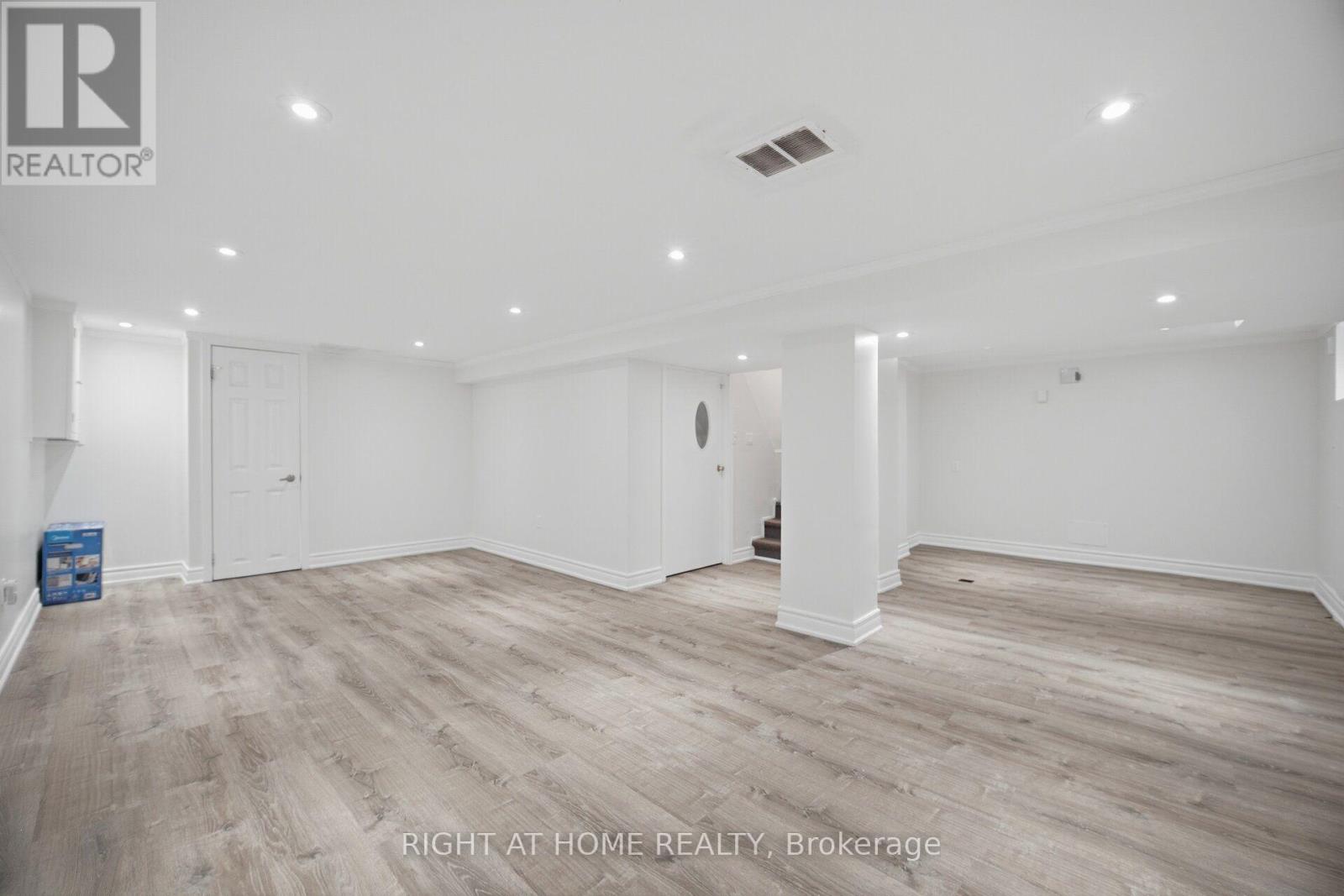 154 Martin Grove Road, Toronto, Ontario  M9B 4K9 - Photo 32 - W13581618