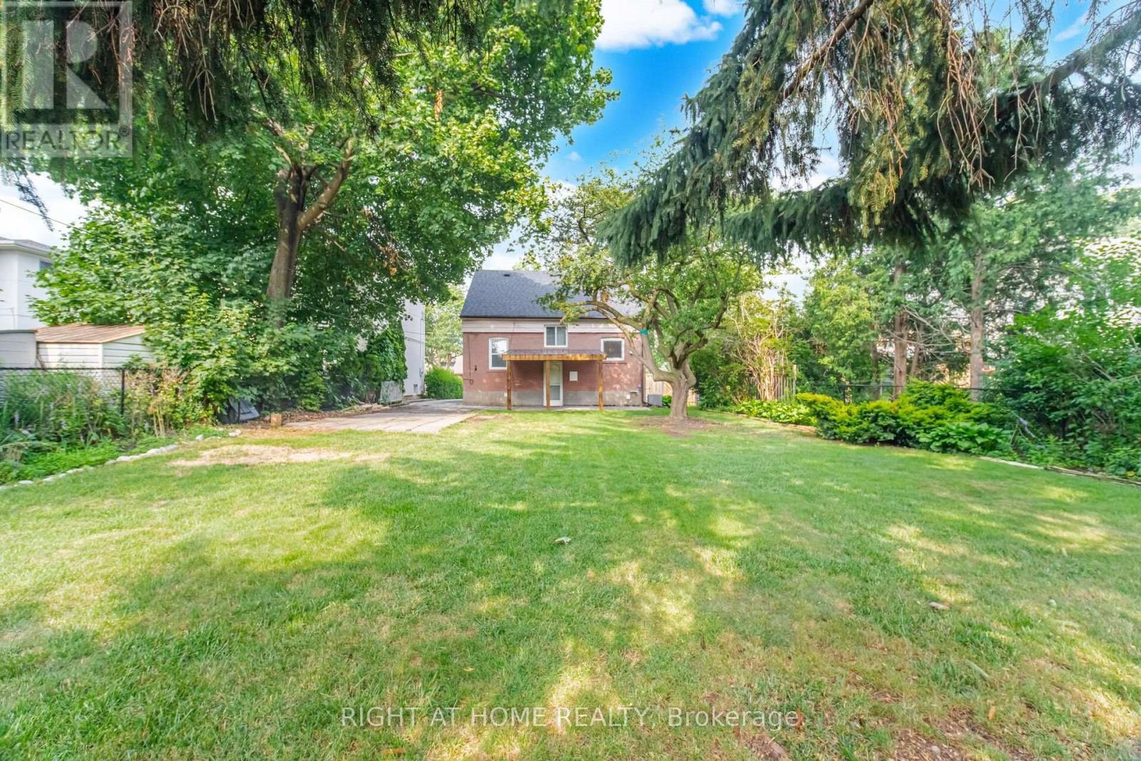 154 Martin Grove Road, Toronto, Ontario  M9B 4K9 - Photo 42 - W13581618