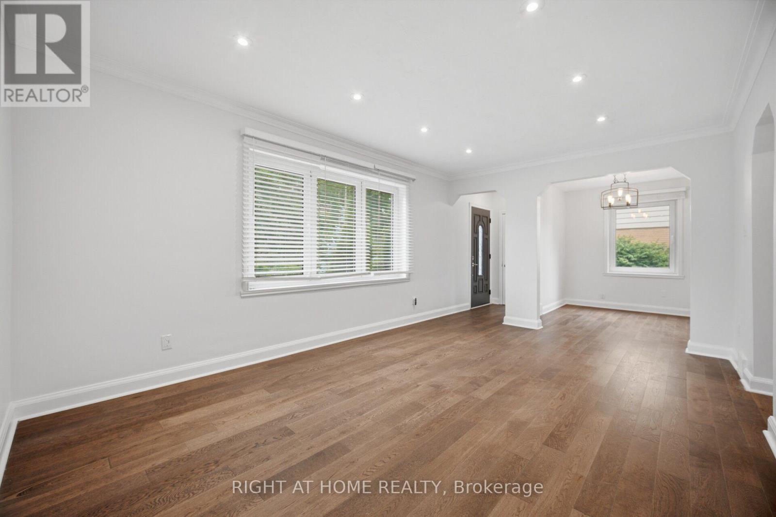154 Martin Grove Road, Toronto, Ontario  M9B 4K9 - Photo 6 - W13581618