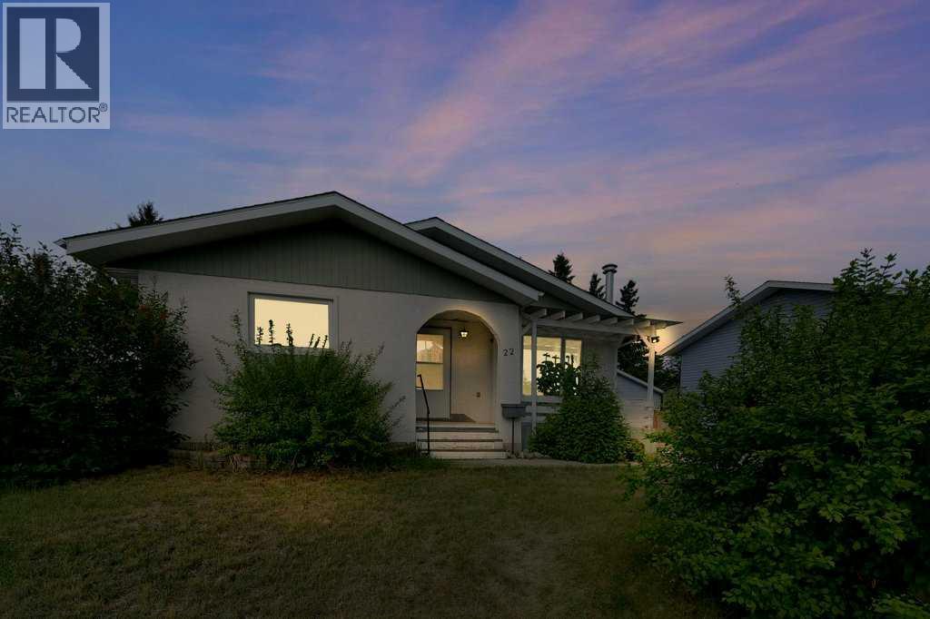 22 Blackstone Avenue, Lacombe, Alberta  T4L 1P7 - Photo 2 - A2317720