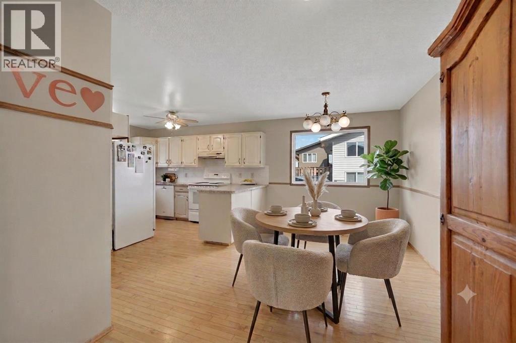 22 Blackstone Avenue, Lacombe, Alberta  T4L 1P7 - Photo 6 - A2317720