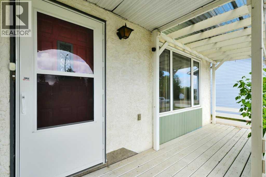 22 Blackstone Avenue, Lacombe, Alberta  T4L 1P7 - Photo 5 - A2317720