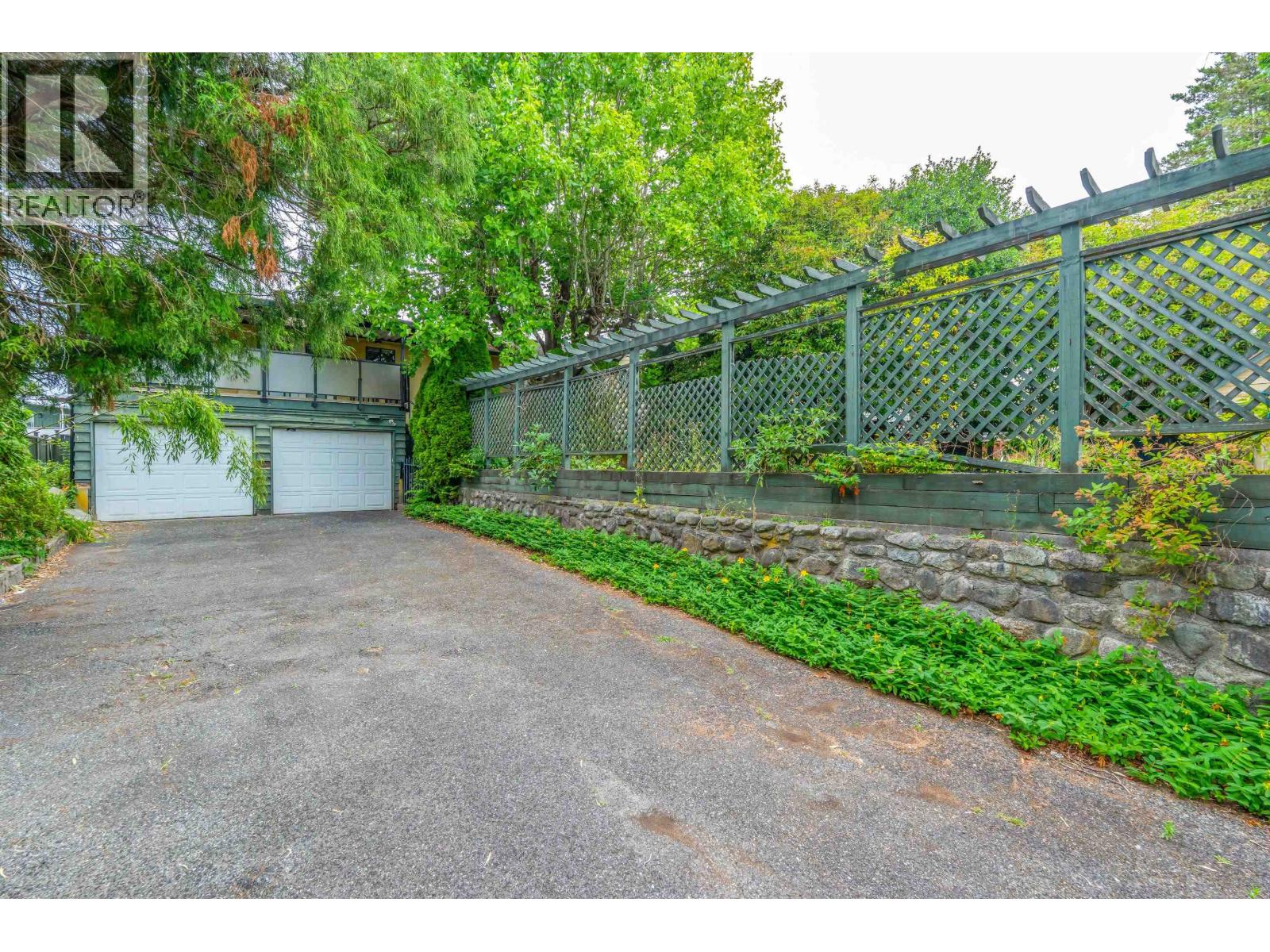 7132 Paulus Court, Burnaby, British Columbia  V5A 1N2 - Photo 37 - R3148245