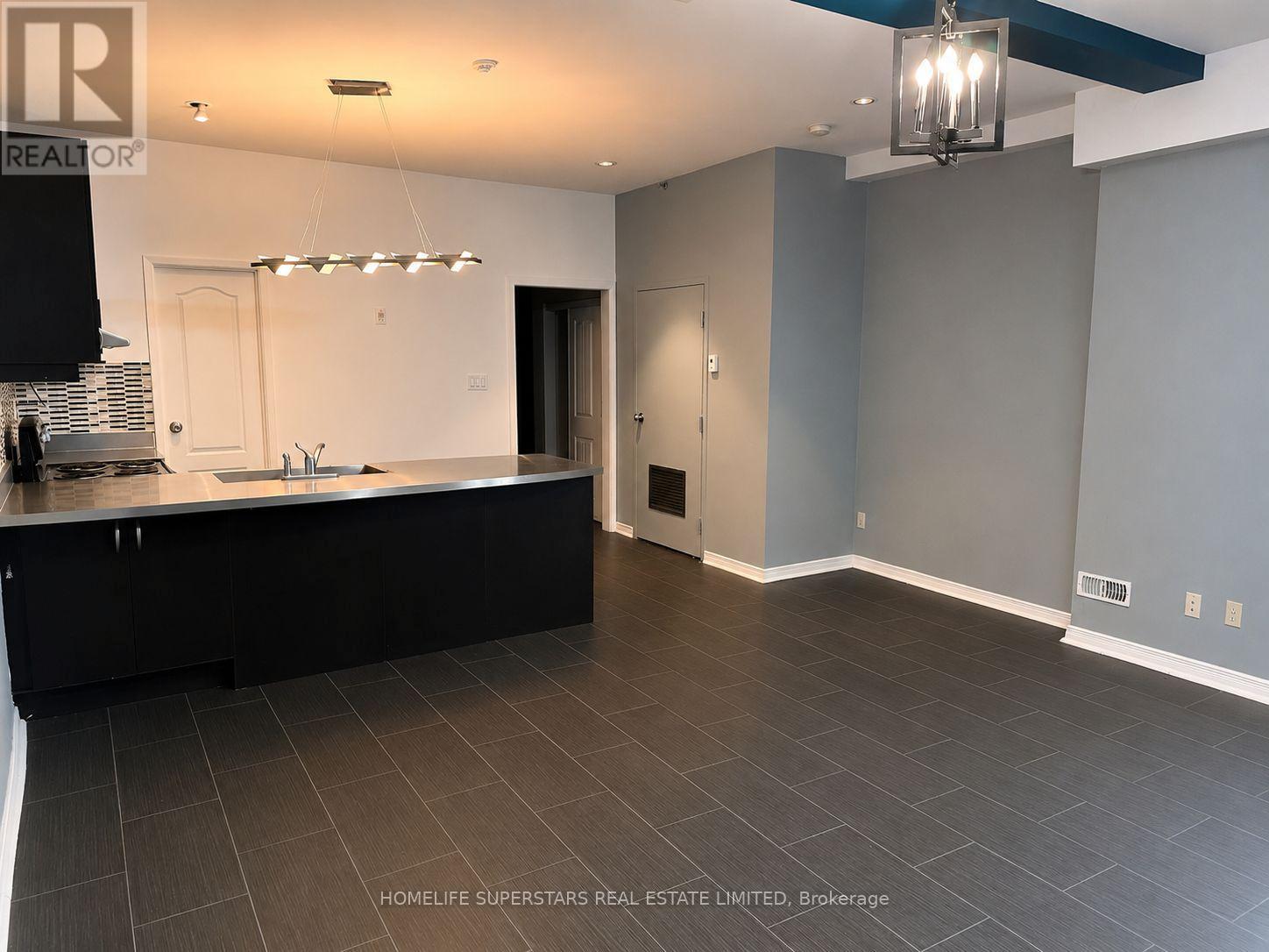 207 - 38 KENSINGTON PLACE, Toronto, Ontario