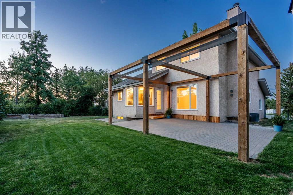 88 Sandringham Close Nw, Calgary, Alberta  T3K 3X1 - Photo 4 - A2329026