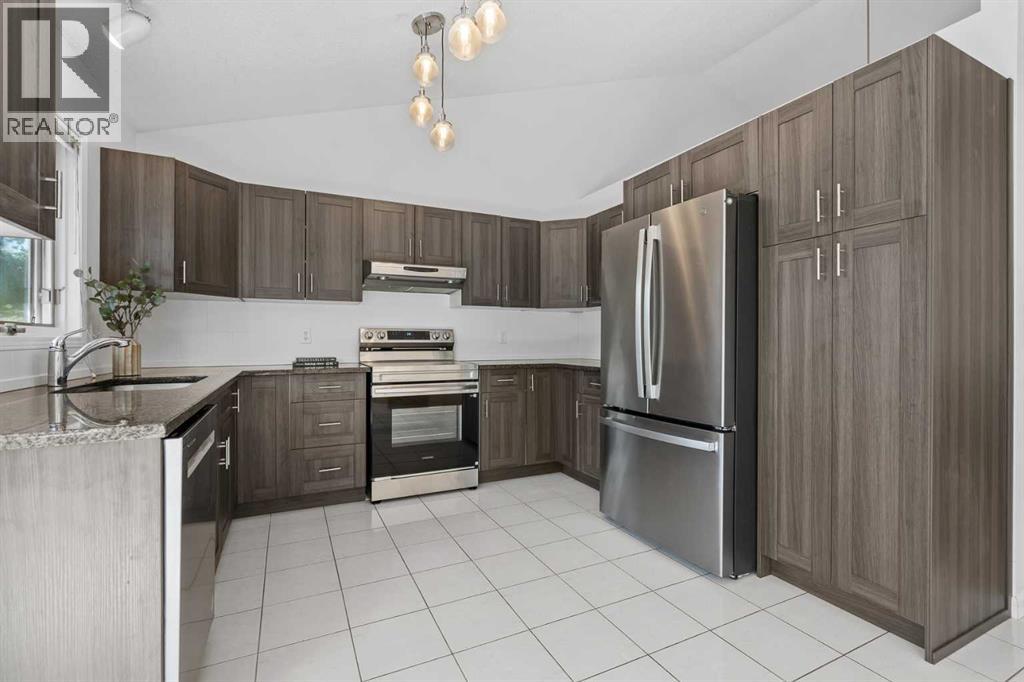 88 Sandringham Close Nw, Calgary, Alberta  T3K 3X1 - Photo 15 - A2329026