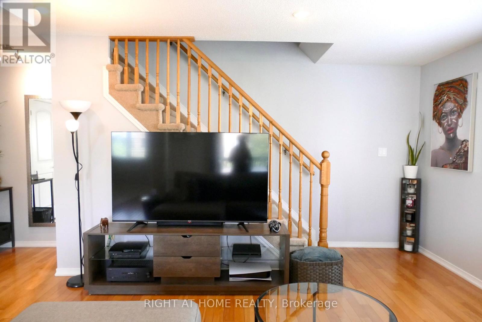 2 - 17 Cheltenham Road, Barrie, Ontario L4M 0E7 - Photo 5 - S13579924
