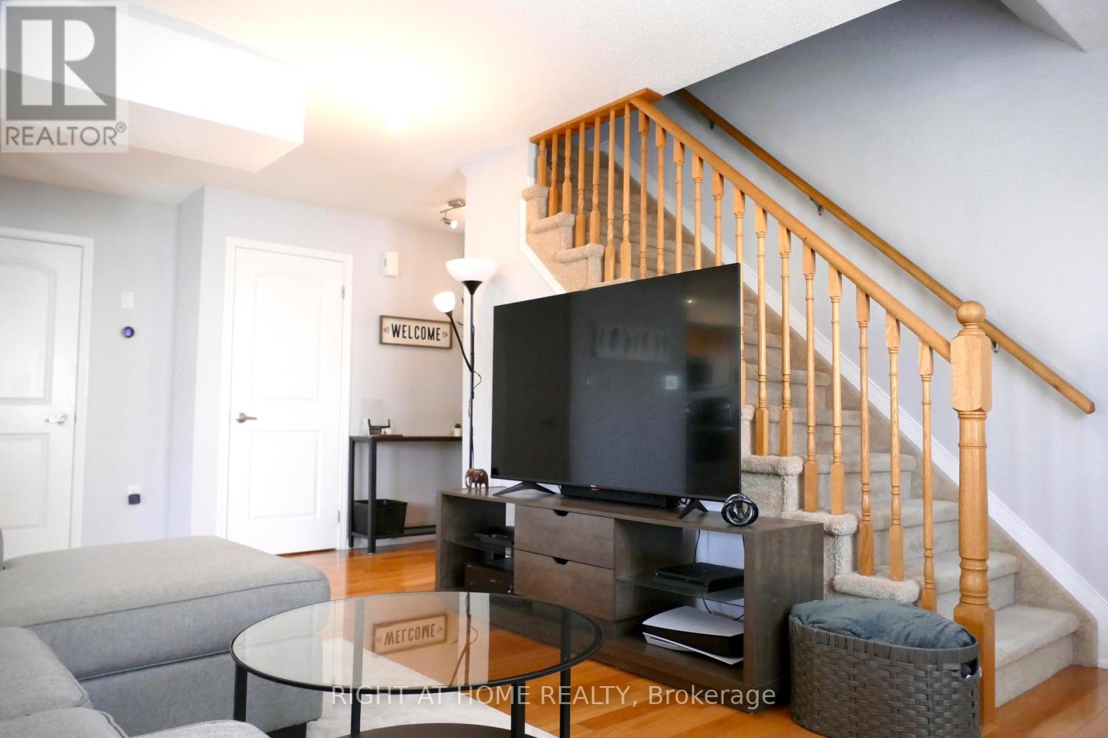 2 - 17 Cheltenham Road, Barrie, Ontario L4M 0E7 - Photo 4 - S13579924