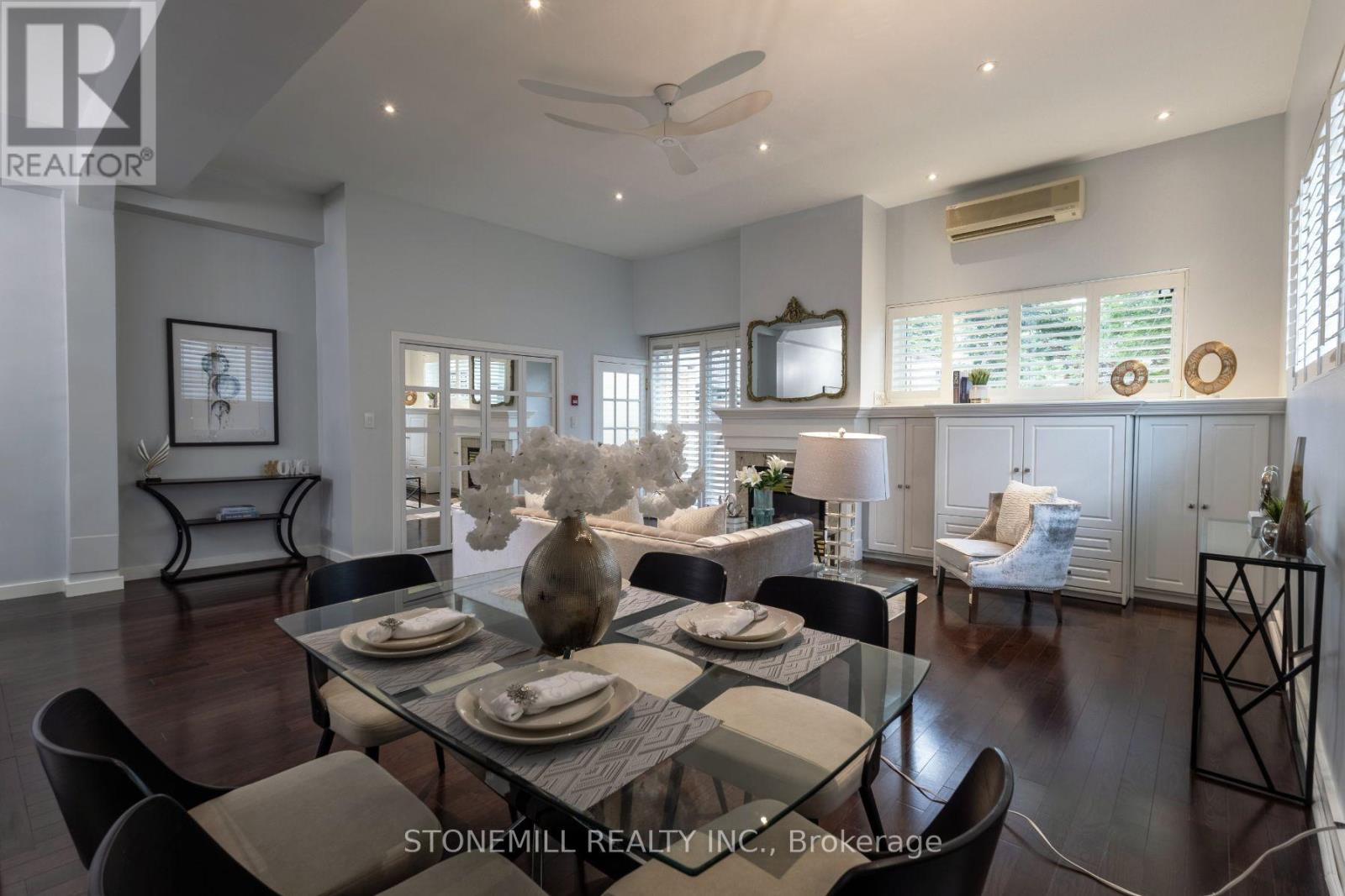 <div class="slider-price">$865,000</div><p>105 - 99 Coleman Avenue, Toronto, Ontario</p>