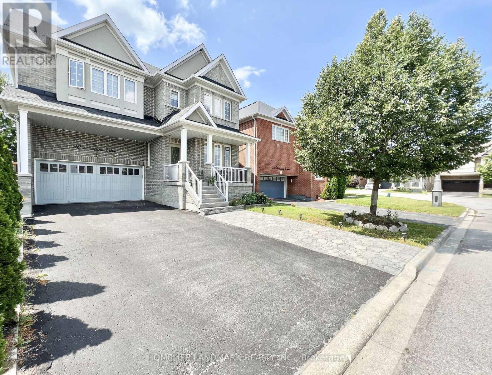 90 CROWTHER DRIVE, Newmarket, Ontario