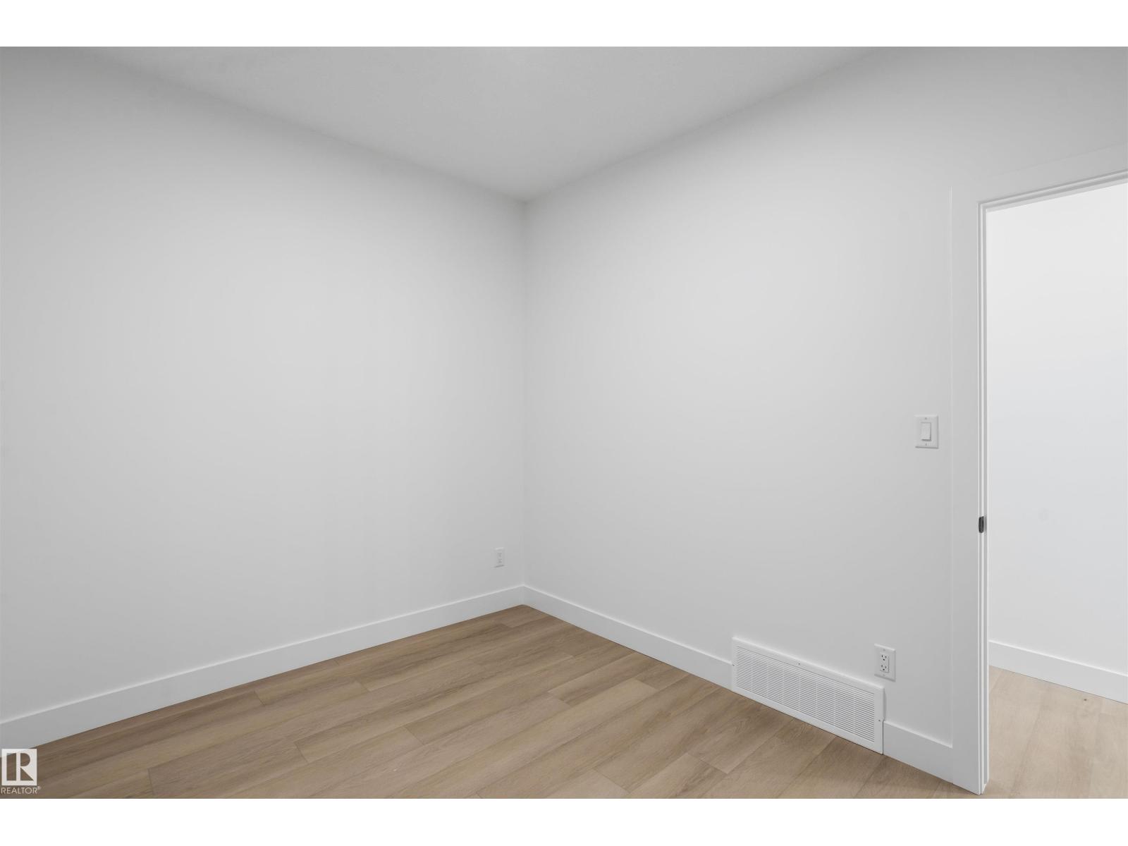 815 158 Av NE, Edmonton, Alberta  T5Y 4M9 - Photo 5 - E4499897