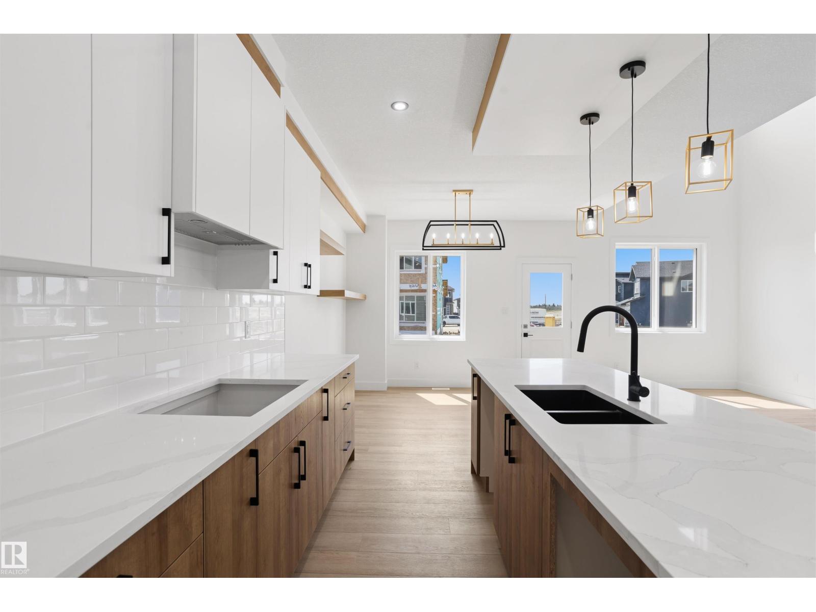 815 158 Av NE, Edmonton, Alberta  T5Y 4M9 - Photo 8 - E4499897