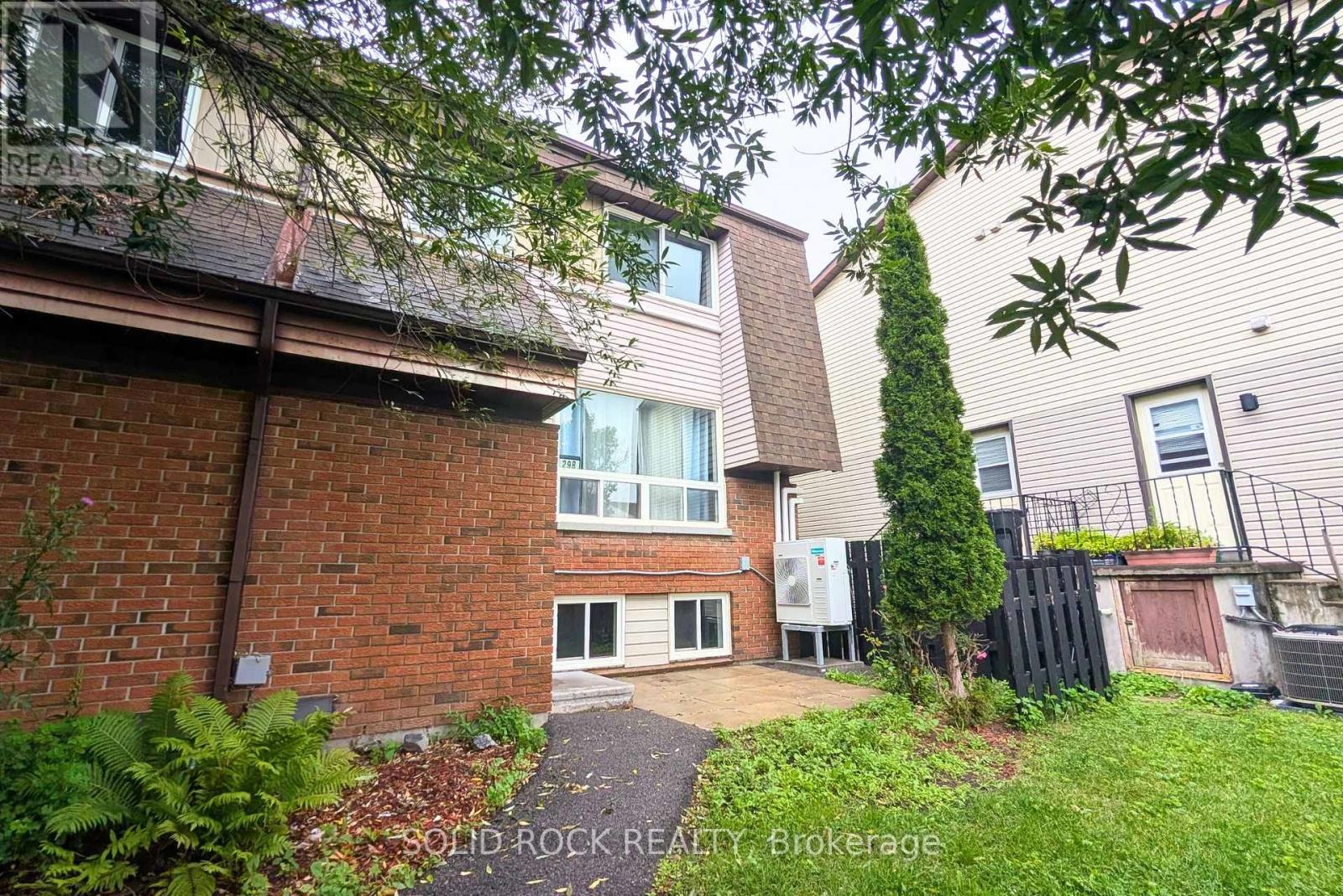 B - 29 WOODVALE GREEN DRIVE, Ottawa, Ontario